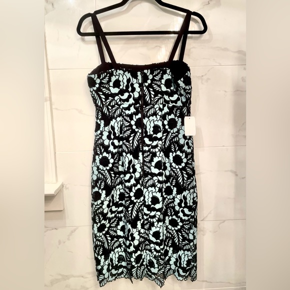 🆕 NANETTE LEPORE Romantic Lace Sheath Dress NWT SIZE 4 - Picture 9 of 15